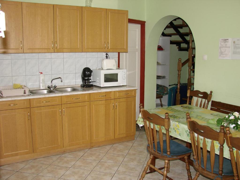 Benko Vendeghaz Hotel Kiskutas Buitenkant foto